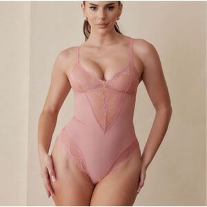 Pinsy Sculpting Lace Shapewear Bodysuit Size L